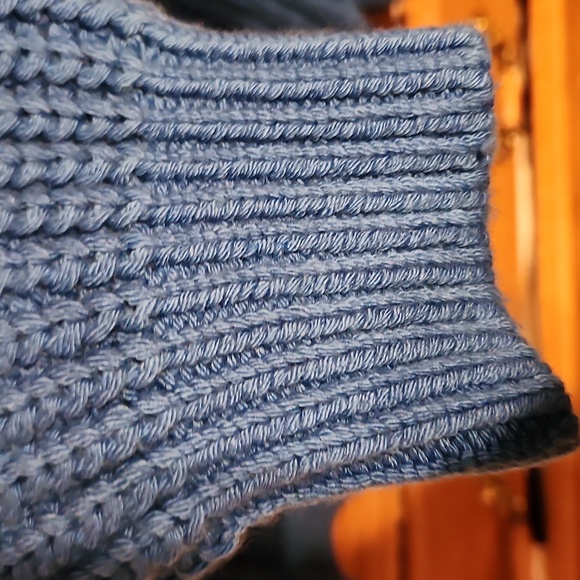 Maeve Vibrant Blue V-Neck Cropped Sweater - Picture 7 of 9